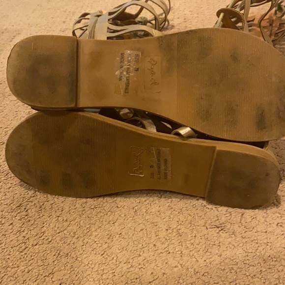 Thigh high gladiator sandals - Picture 2 of 2